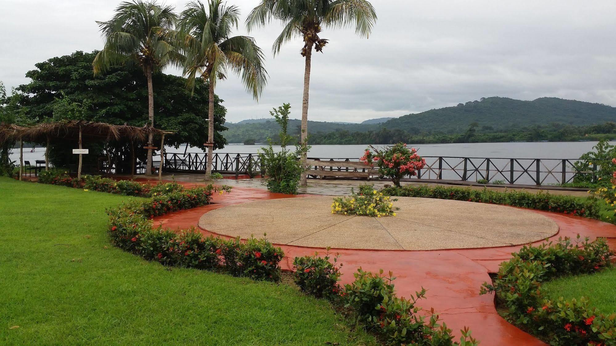 Afrikiko River Front Resort Akosombo Exterior foto